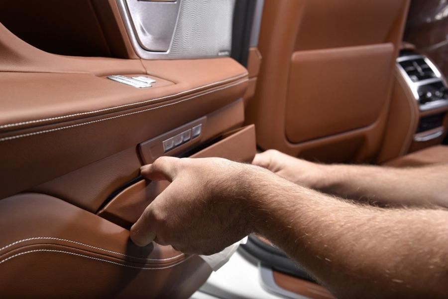  BMW 750Li xDrive Solitaire Edition 2016 года  (фото 26 из 29)